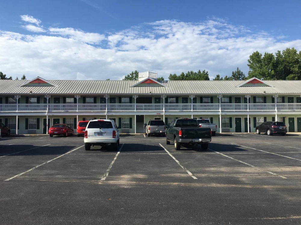 Woodstream Inn